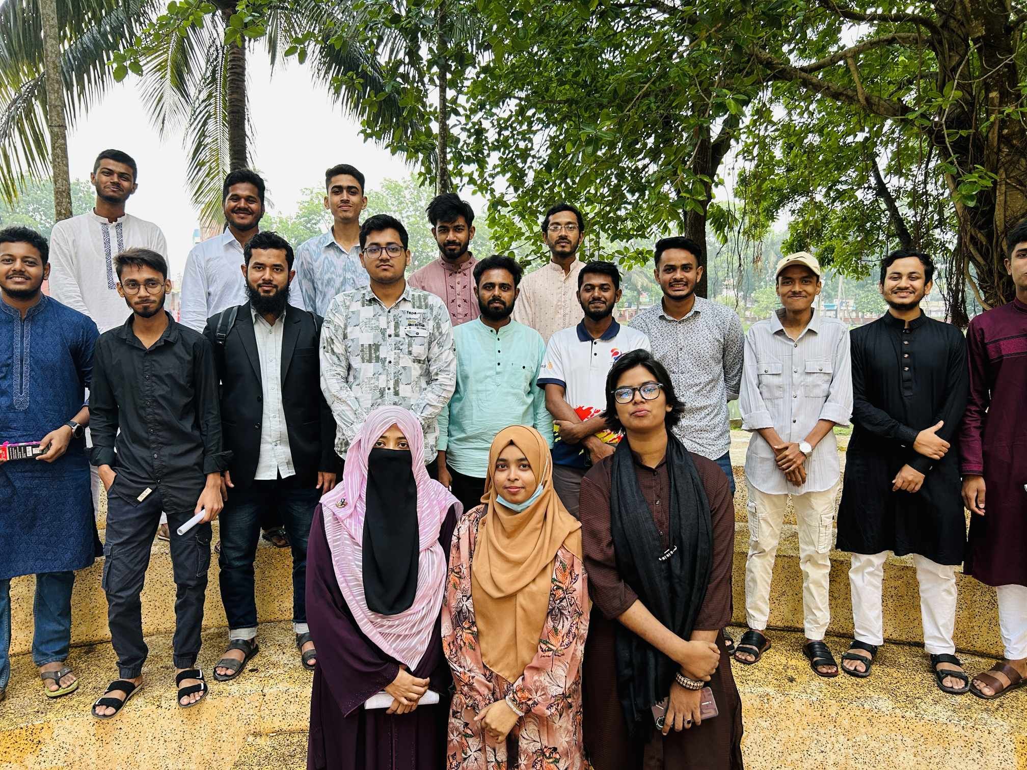 Rotaract members volunteering